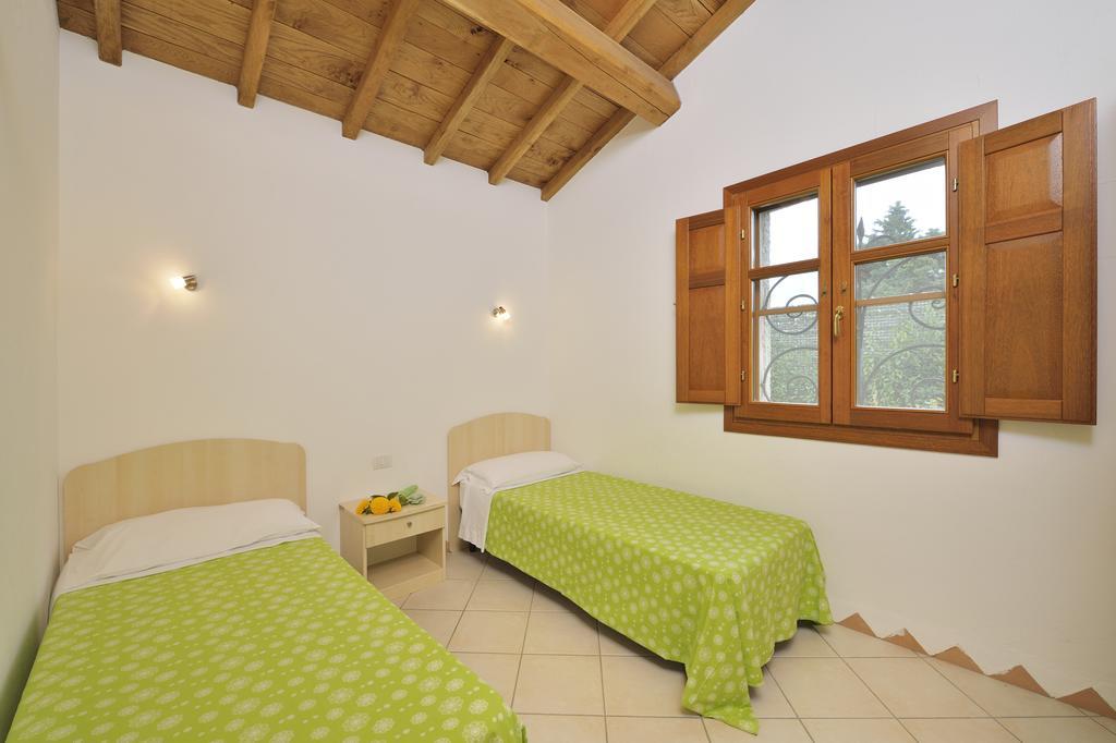 Residence Le Zagare Сан-Теодоро Номер фото